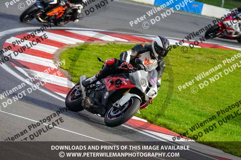 donington no limits trackday;donington park photographs;donington trackday photographs;no limits trackdays;peter wileman photography;trackday digital images;trackday photos